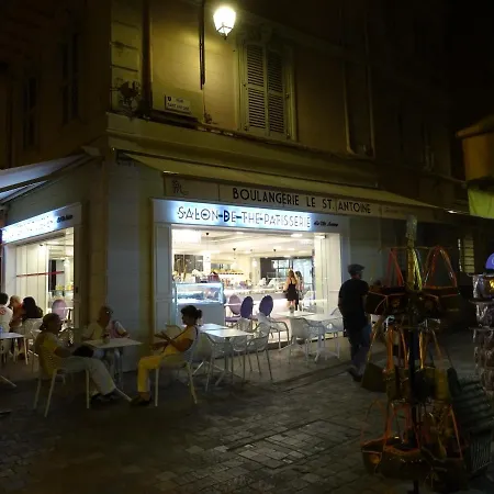 Rue St Antoine * Cannes