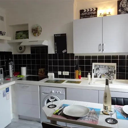 Rue St Antoine * Cannes