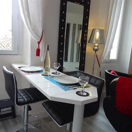 Rue St Antoine Apartament *