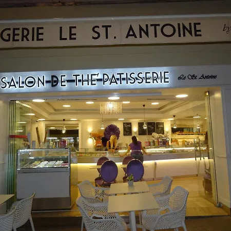 Rue St Antoine * Cannes