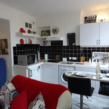 Rue St Antoine Apartament *