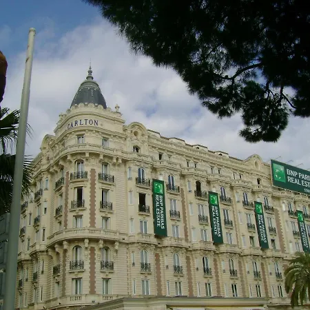 Rue St Antoine Apartament *