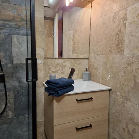 Apartament Rue St Antoine Cannes