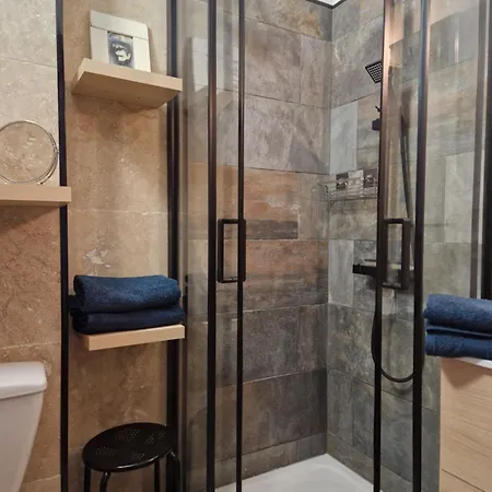 Rue St Antoine * Cannes